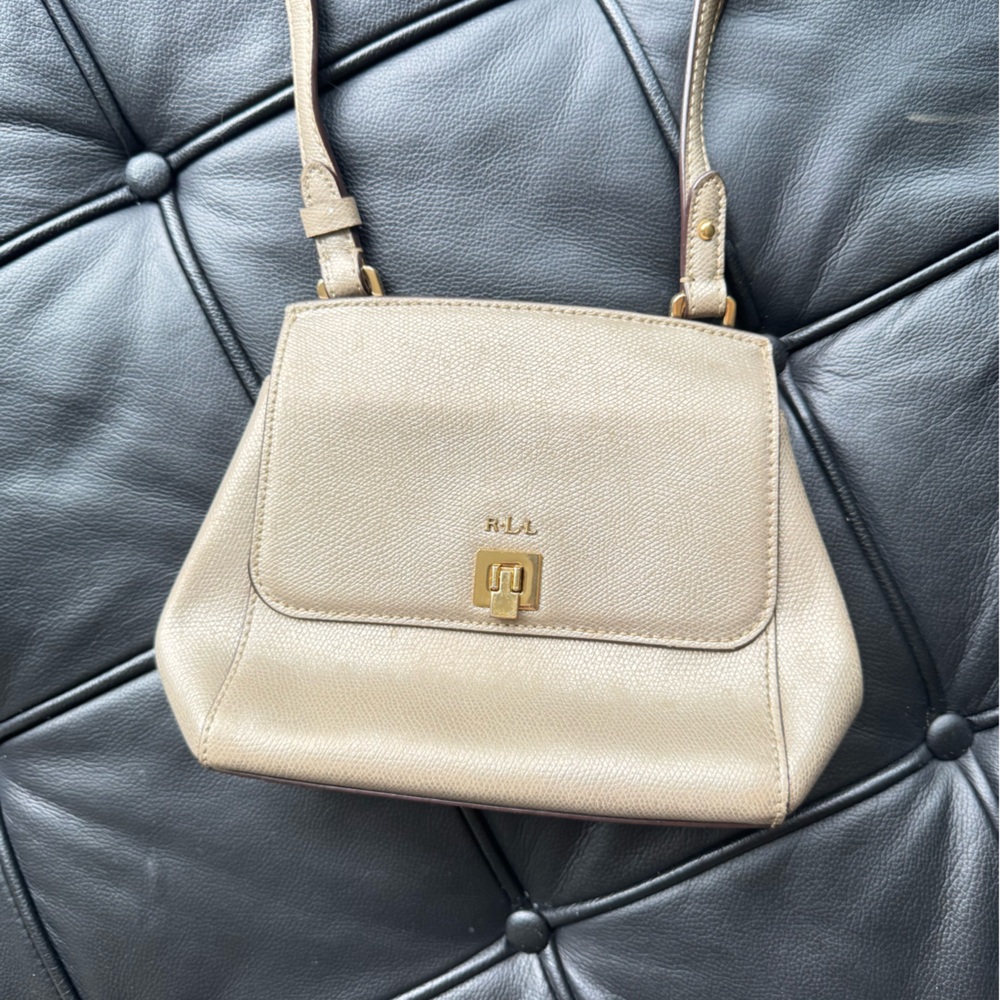 Lauren Ralph Crossbody Bag
Shimmer Embossed Leather Metallic
Classic